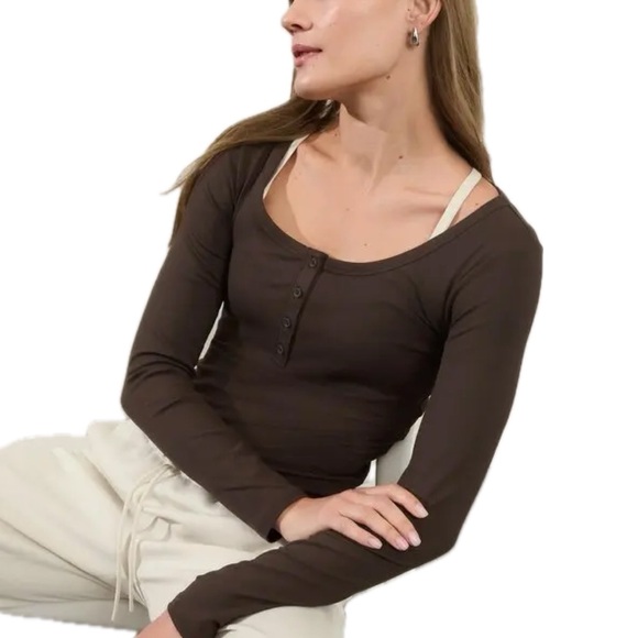Athleta Tops - Athleta Signature Rib Henley 3/4 Sleeve Top in Truffle